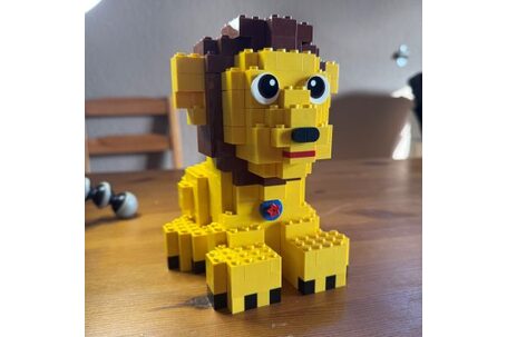 Leo -Löwe aus Klemmbausteinen-